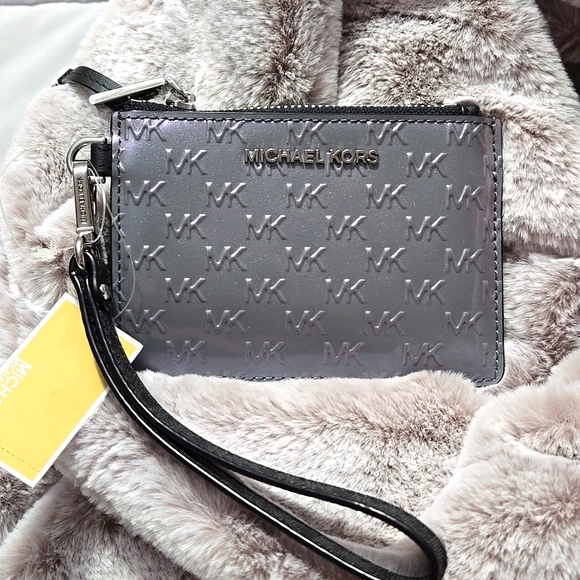 MICHAEL Michael Kors Accessories - MICHAEL KORS JET SET SMALL LOGO PATENT LEATHER COIN PURSE ✨NWT✨